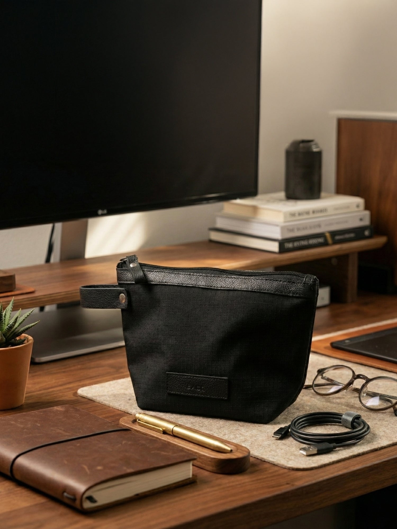 EXEQ Essential Pouch
